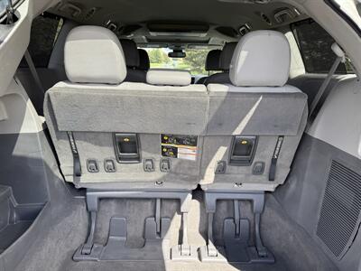 2018 Toyota Sienna XLE 7-Passenger   - Photo 23 - Andover, MN 55304