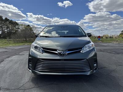 2018 Toyota Sienna XLE 7-Passenger   - Photo 7 - Andover, MN 55304