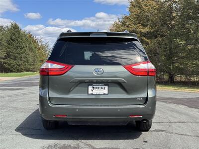 2018 Toyota Sienna XLE 7-Passenger   - Photo 4 - Andover, MN 55304