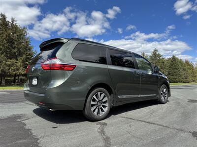 2018 Toyota Sienna XLE 7-Passenger   - Photo 5 - Andover, MN 55304