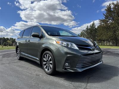 2018 Toyota Sienna XLE 7-Passenger   - Photo 6 - Andover, MN 55304