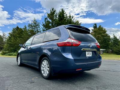 2017 Toyota Sienna Limited Premium 7-Pa   - Photo 3 - Andover, MN 55304