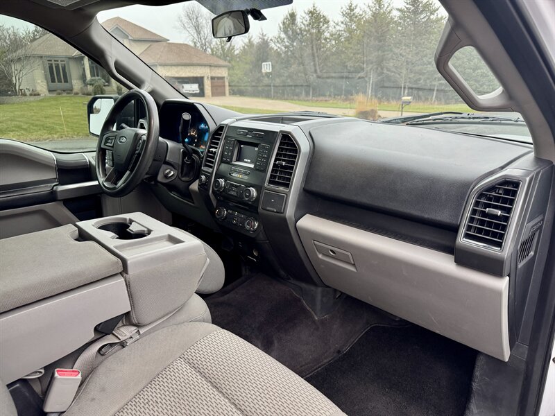 2017 Ford F-150 XLT - Photo 13 - Andover, MN 55304