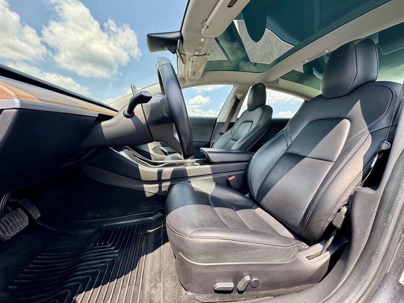 2018 Tesla Model 3 Long Range - Photo 11 - Andover, MN 55304