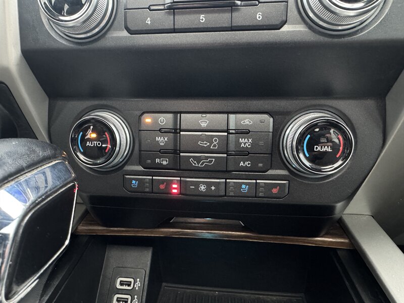 2019 Ford F-150 Lariat - Photo 25 - Andover, MN 55304