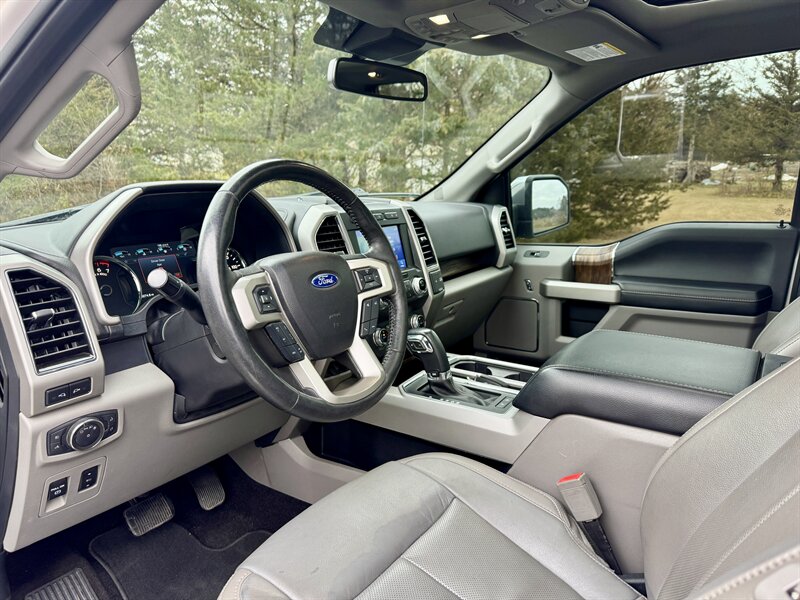 2019 Ford F-150 Lariat - Photo 12 - Andover, MN 55304
