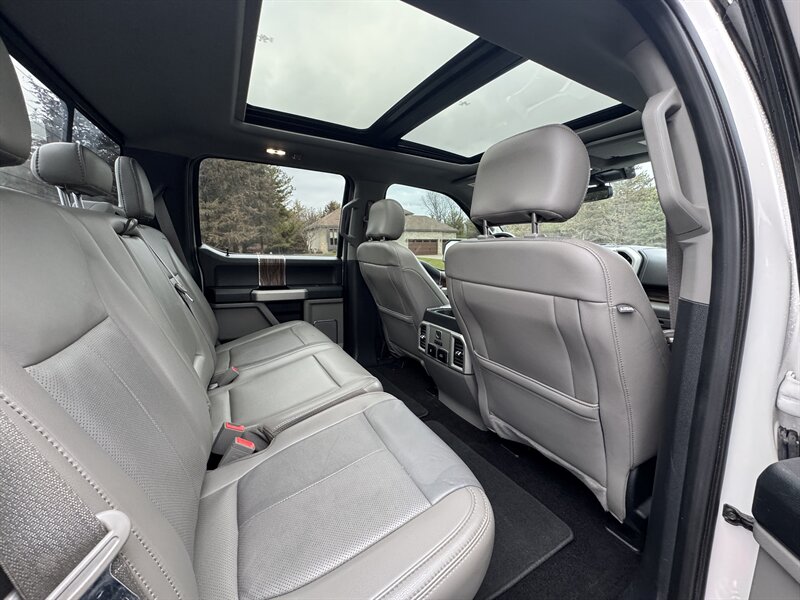2019 Ford F-150 Lariat - Photo 16 - Andover, MN 55304