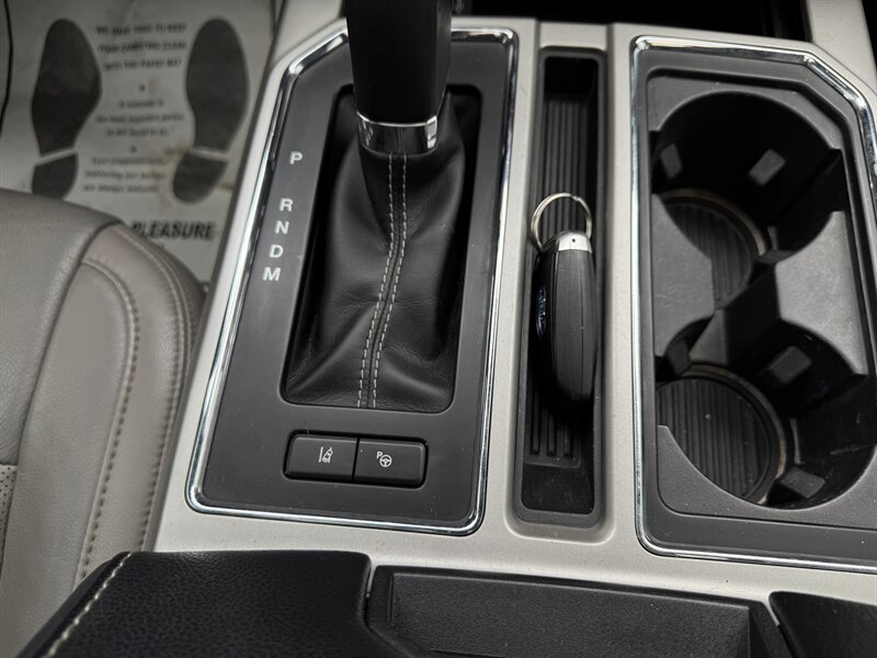 2019 Ford F-150 Lariat - Photo 26 - Andover, MN 55304