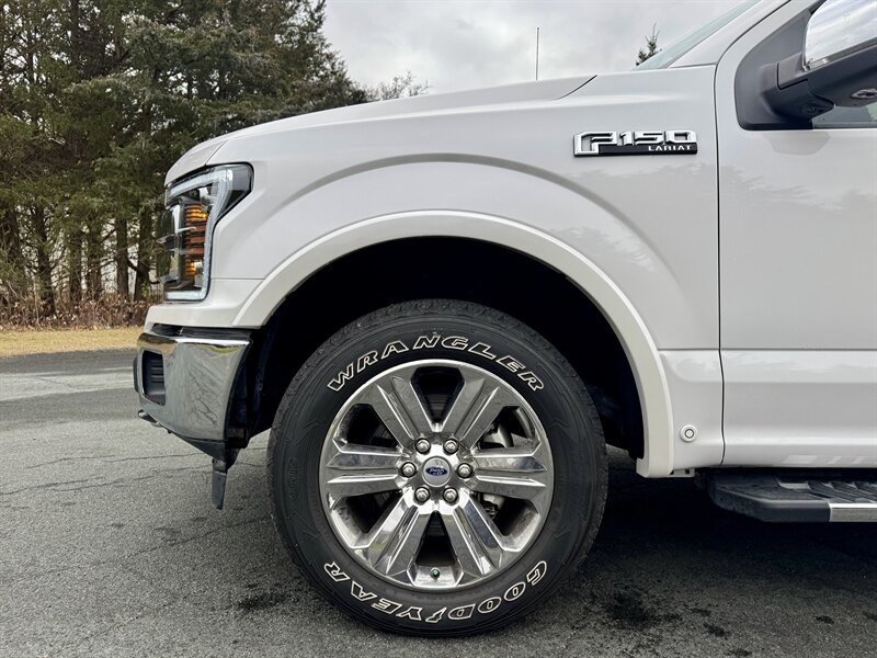2019 Ford F-150 Lariat - Photo 11 - Andover, MN 55304
