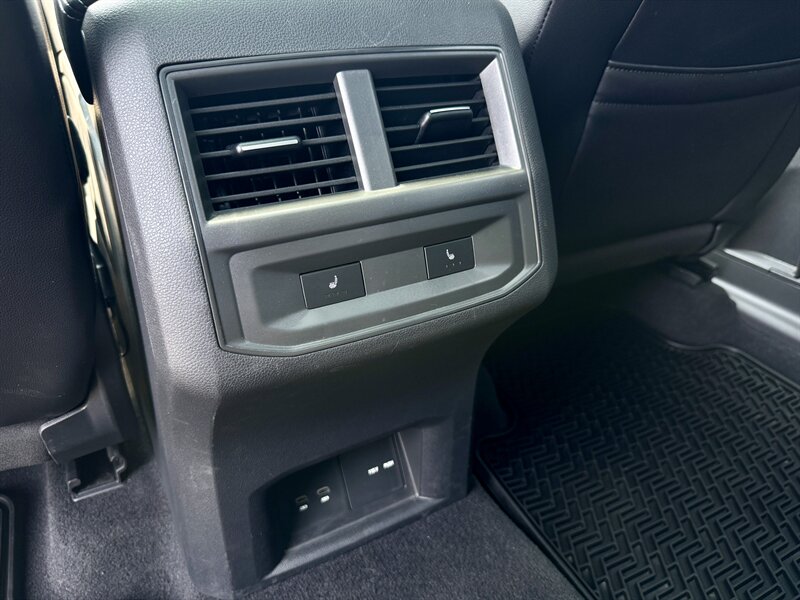 2021 Volkswagen Atlas Cross Sport V6 SEL Premium R-Line 4Motion - Photo 14 - Andover, MN 55304