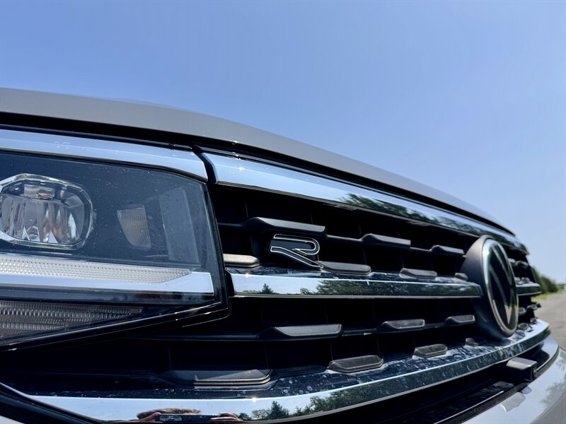 2021 Volkswagen Atlas Cross Sport V6 SEL Premium R-Line 4Motion - Photo 10 - Andover, MN 55304