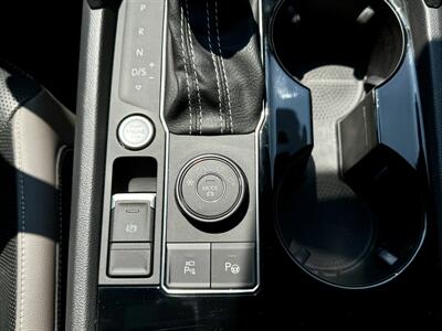 2021 Volkswagen Atlas Cross Sport V6 SEL Premium R-Line 4Motion - Photo 25 - Andover, MN 55304