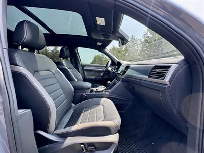 2021 Volkswagen Atlas Cross Sport V6 SEL Premium R-Line 4Motion - Photo 18 - Andover, MN 55304