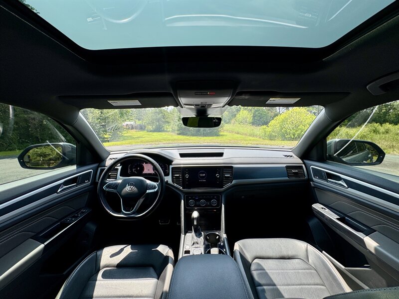 2021 Volkswagen Atlas Cross Sport V6 SEL Premium R-Line 4Motion - Photo 19 - Andover, MN 55304