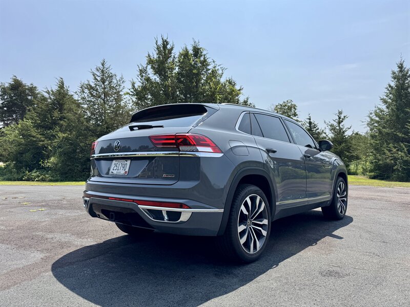 2021 Volkswagen Atlas Cross Sport V6 SEL Premium R-Line 4Motion - Photo 6 - Andover, MN 55304