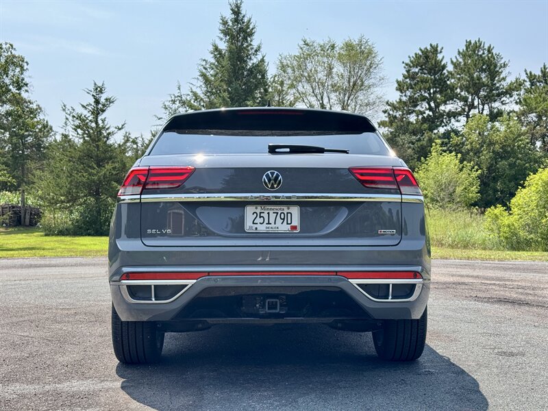 2021 Volkswagen Atlas Cross Sport V6 SEL Premium R-Line 4Motion - Photo 4 - Andover, MN 55304