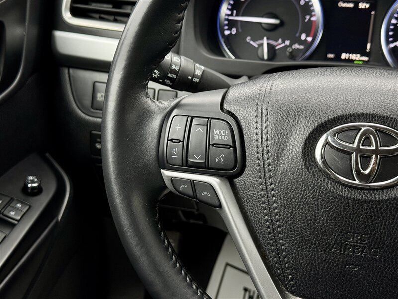 2018 Toyota Highlander XLE   - Photo 21 - Andover, MN 55304