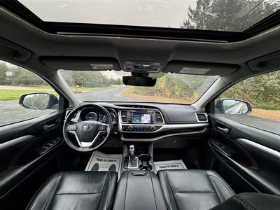 2018 Toyota Highlander XLE   - Photo 19 - Andover, MN 55304