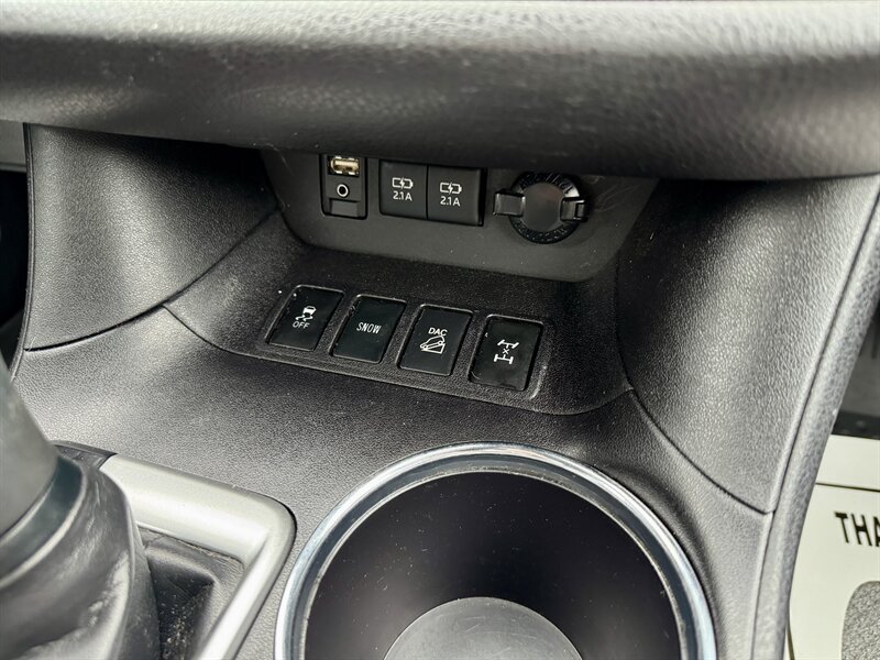 2018 Toyota Highlander XLE   - Photo 24 - Andover, MN 55304