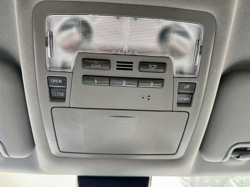 2018 Toyota Highlander XLE   - Photo 26 - Andover, MN 55304