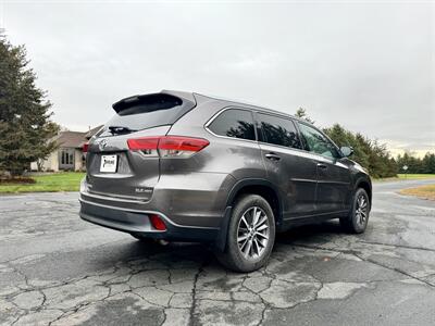 2018 Toyota Highlander XLE   - Photo 7 - Andover, MN 55304
