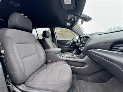 2023 Chevrolet Traverse LT Cloth   - Photo 14 - Andover, MN 55304