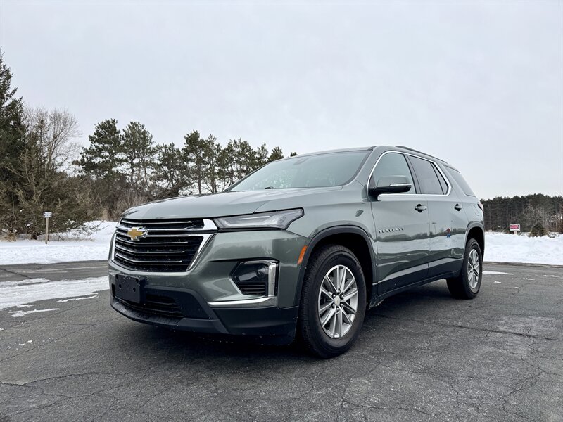 2023 Chevrolet Traverse LT Cloth   - Photo 1 - Andover, MN 55304