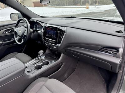 2023 Chevrolet Traverse LT Cloth   - Photo 13 - Andover, MN 55304