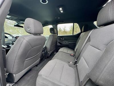 2023 Chevrolet Traverse LT Cloth   - Photo 10 - Andover, MN 55304