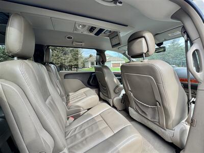 2013 Chrysler Town & Country Touring-L - Photo 17 - Andover, MN 55304