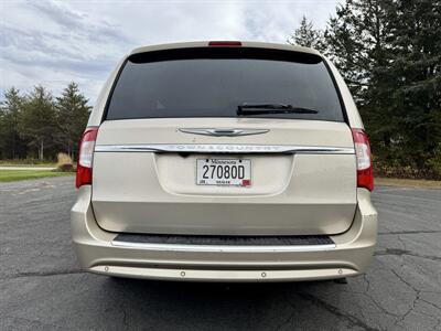 2013 Chrysler Town & Country Touring-L - Photo 4 - Andover, MN 55304