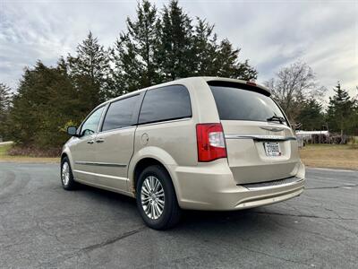 2013 Chrysler Town & Country Touring-L - Photo 3 - Andover, MN 55304