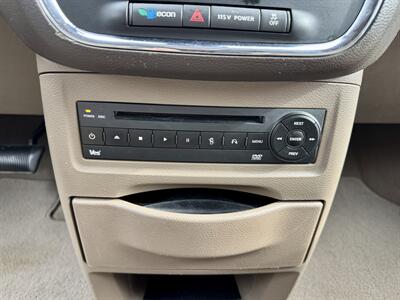 2013 Chrysler Town & Country Touring-L - Photo 27 - Andover, MN 55304