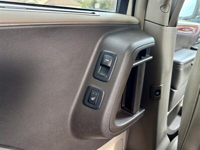 2013 Chrysler Town & Country Touring-L - Photo 19 - Andover, MN 55304