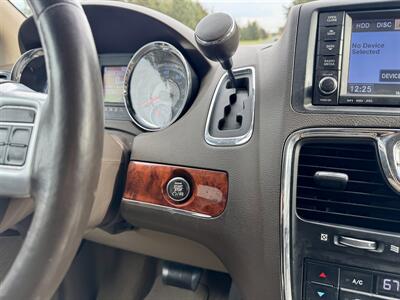 2013 Chrysler Town & Country Touring-L - Photo 24 - Andover, MN 55304