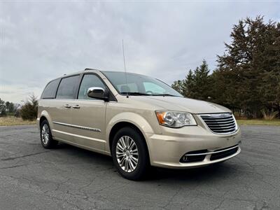 2013 Chrysler Town & Country Touring-L - Photo 6 - Andover, MN 55304