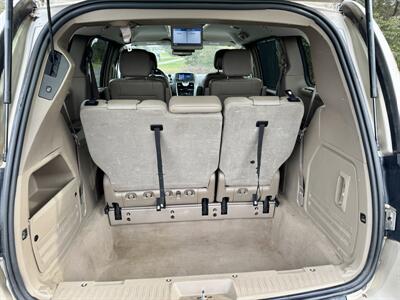 2013 Chrysler Town & Country Touring-L - Photo 14 - Andover, MN 55304