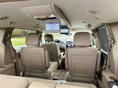2013 Chrysler Town & Country Touring-L - Photo 15 - Andover, MN 55304