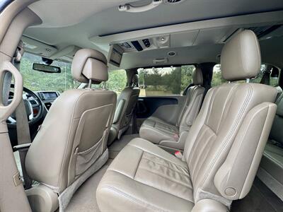 2013 Chrysler Town & Country Touring-L - Photo 11 - Andover, MN 55304