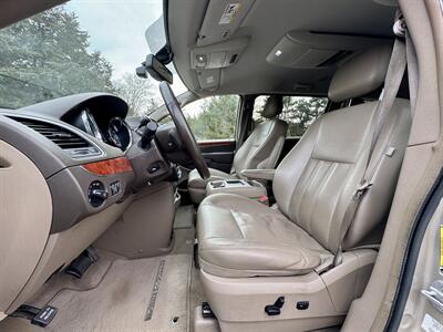 2013 Chrysler Town & Country Touring-L - Photo 9 - Andover, MN 55304