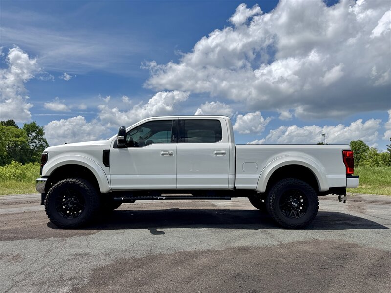 2021 Ford F-350 Super Duty Lariat - Photo 2 - Andover, MN 55304