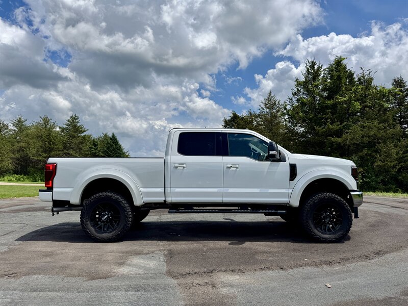2021 Ford F-350 Super Duty Lariat - Photo 8 - Andover, MN 55304