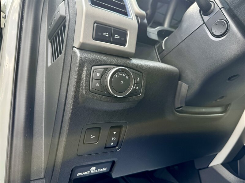 2021 Ford F-350 Super Duty Lariat - Photo 27 - Andover, MN 55304