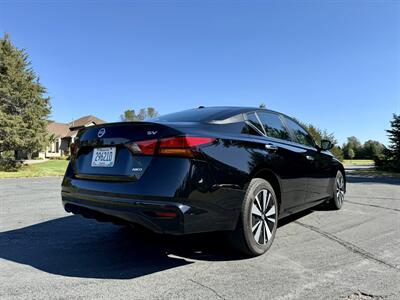 2021 Nissan Altima 2.5 SV   - Photo 4 - Andover, MN 55304