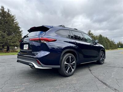 2021 Toyota Highlander XSE   - Photo 4 - Andover, MN 55304