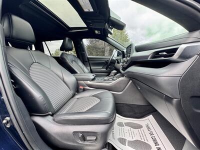 2021 Toyota Highlander XSE   - Photo 13 - Andover, MN 55304