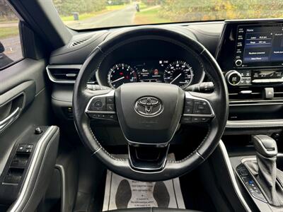 2021 Toyota Highlander XSE   - Photo 16 - Andover, MN 55304