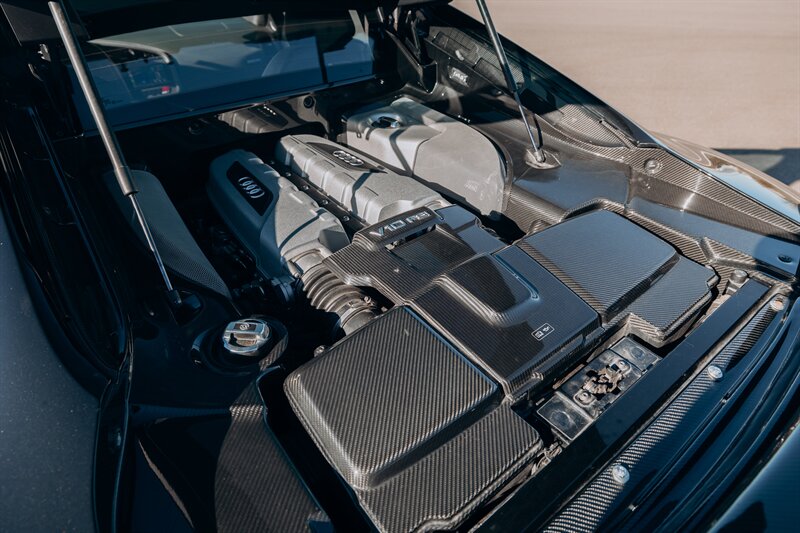 2015 Audi R8 5.2 quattro - Photo 28 - Andover, MN 55304