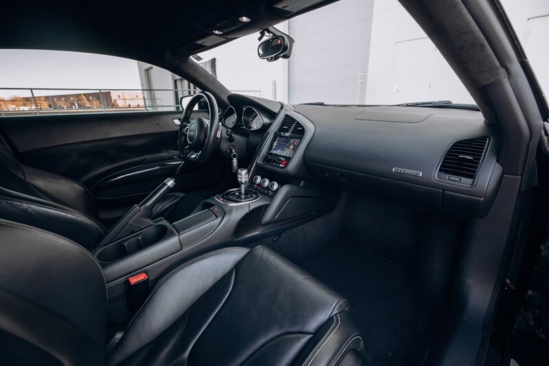 2015 Audi R8 5.2 quattro - Photo 16 - Andover, MN 55304