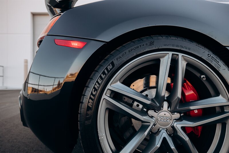 2015 Audi R8 5.2 quattro - Photo 8 - Andover, MN 55304